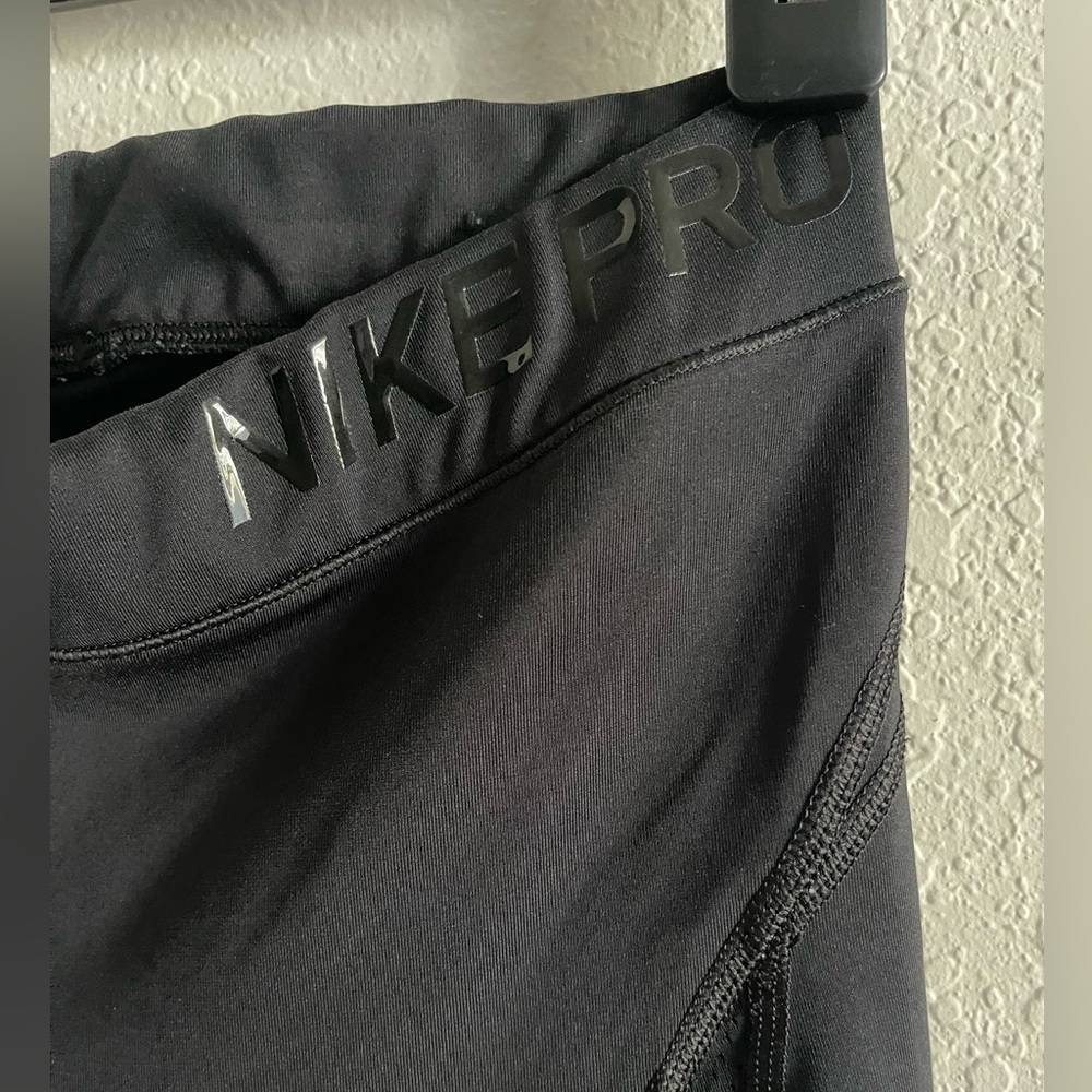 Nike Black Pro Hypercool Performance Capri Leggin… - image 2
